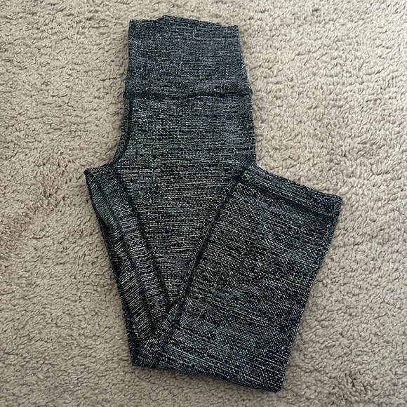 Lululemon Cropped leggings - Picture 1 of 3
